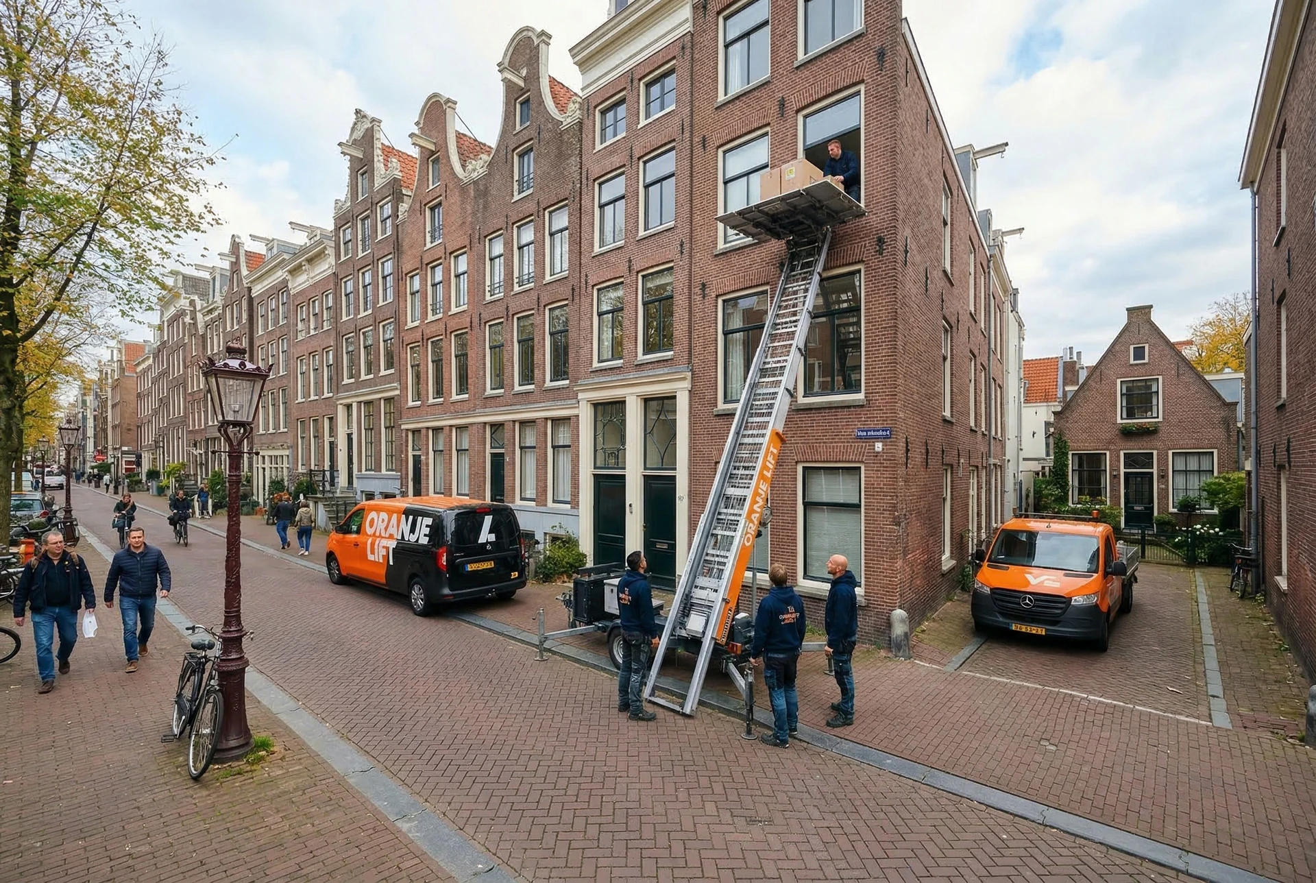 Aanhangerlift in smalle straat Arnhem